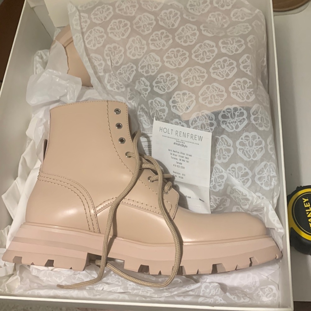 Brand new Alexander McQueen Blush combat boots. Size 39IT